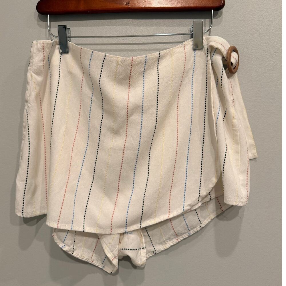 Me To We PacSun Linen Blend O-Ring Wrap Skort White Rainbow Embroidered Stripe L - Picture 4 of 8